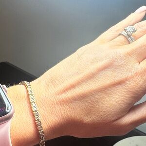 TAKING OFFERS! 
SOLID 14 K GOLD AND NATURAL DIAMONDS 
Bracelet MARK BROUMAND